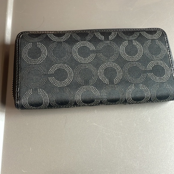 Coach zip wallet black canvas/leather with C stitching details in excellent cond - Picture 5 of 11